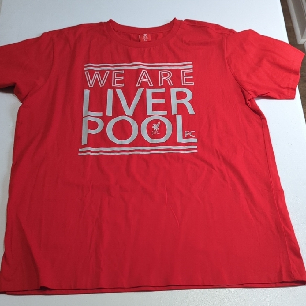 Liverpool Red Graphic Men's Tee New With Tags!! Beautiful..